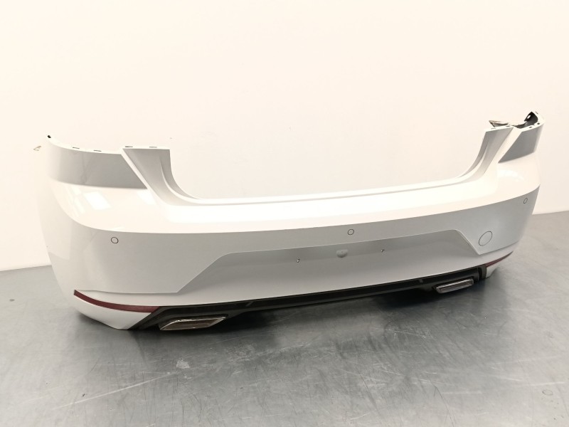 PARAGOLPES TRASERO 6F0807421HGRU 