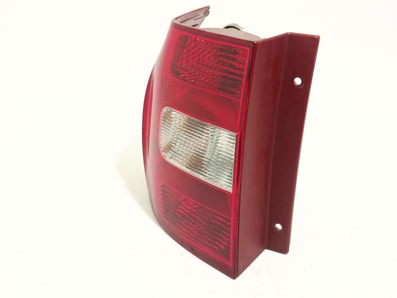Recambio de piloto trasero izquierdo para skoda yeti (5l) 1.2 tsi referencia OEM IAM 5L0945111B - Plata 3