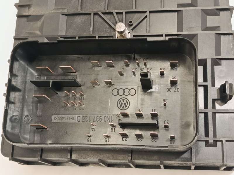 Recambio de caja reles / fusibles para skoda yeti (5l) 1.2 tsi referencia OEM IAM 1K0937125D - Plata 4
