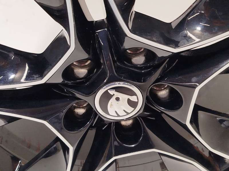 Recambio de llanta para skoda yeti (5l) 1.2 tsi referencia OEM IAM 5L0601025RJX2 - Plata 4