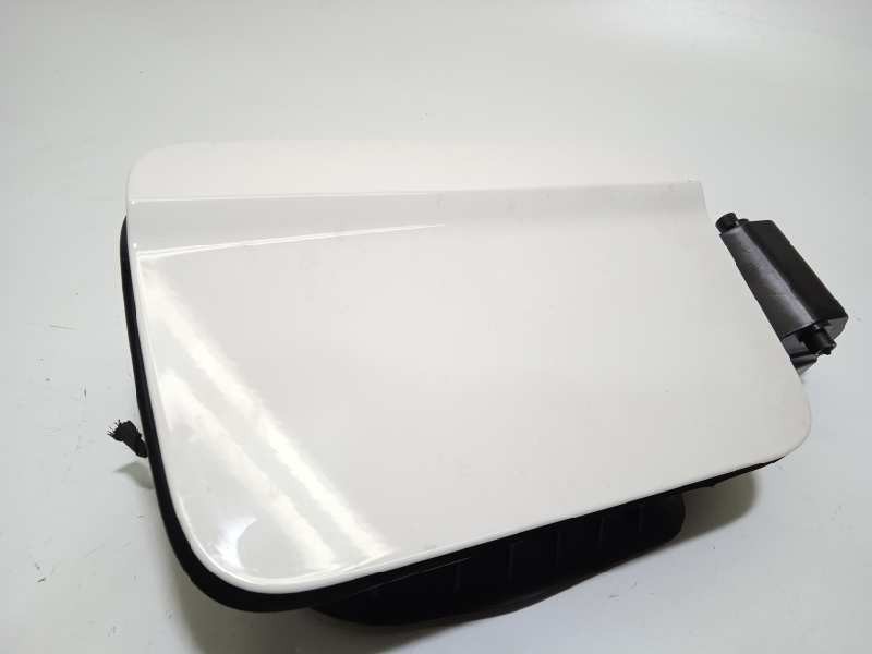 TAPA EXTERIOR COMBUSTIBLE 575809702D 