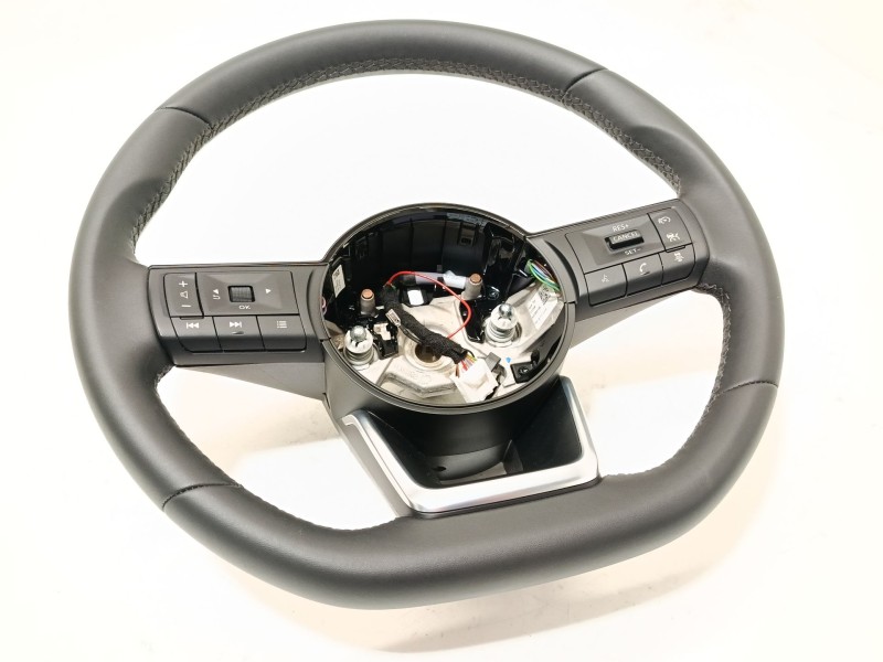 VOLANTE 484306UG0A A028A800A
