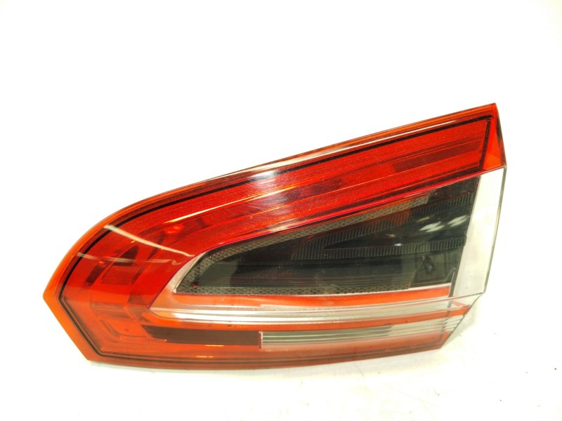 PILOTO TRASERO DERECHO INTERIOR AM2113A602AF 1747110 