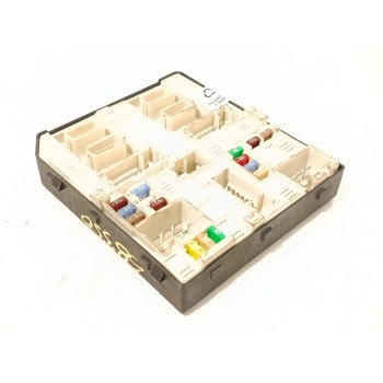 CAJA RELES / FUSIBLES 284B68764R 