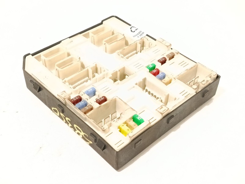 CAJA RELES / FUSIBLES 284B68764R 