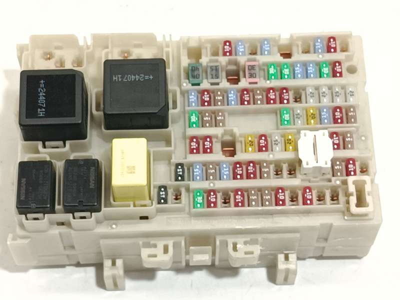 Recambio de caja reles / fusibles para renault austral tce 130 referencia OEM IAM 252368397R - Gris 5