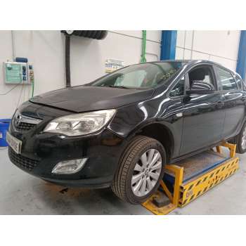 OPEL ASTRA J (P10) de desguace