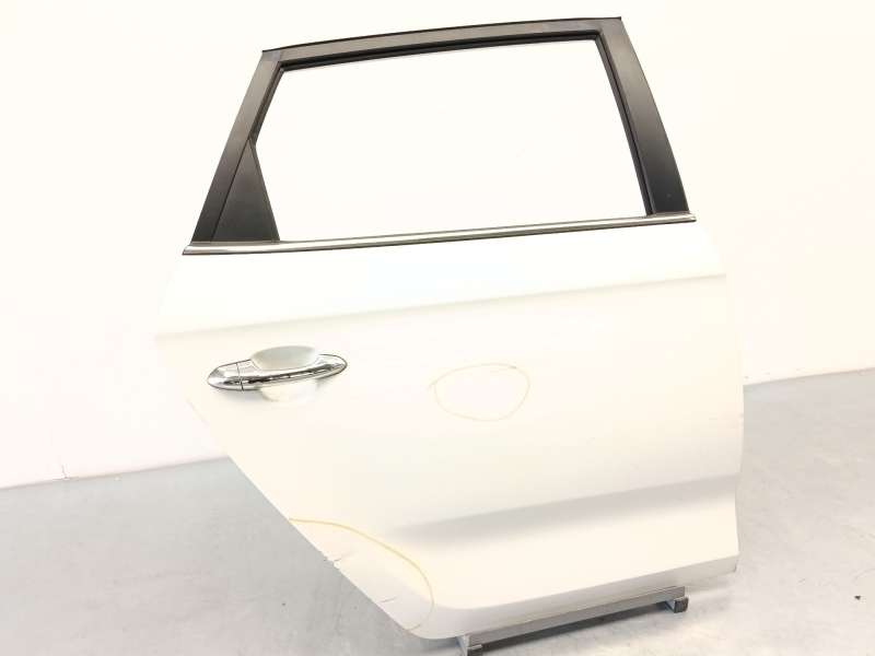 Recambio de puerta trasera derecha para kia carens iv 1.7 crdi referencia OEM IAM 77004A4000 - Blanco 2