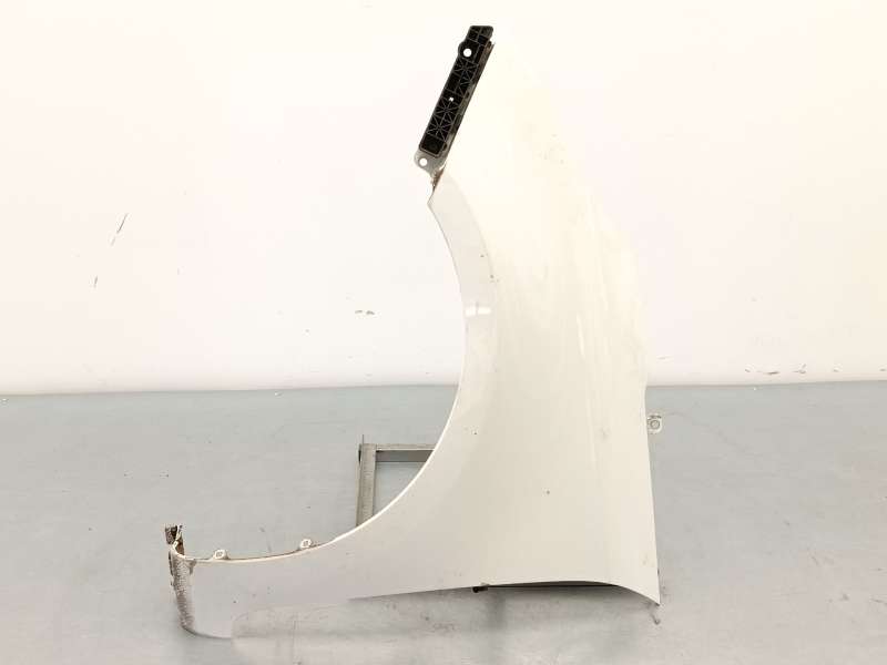 Recambio de aleta delantera izquierda para kia carens iv 1.7 crdi referencia OEM IAM 66311A4000 - Blanco 2