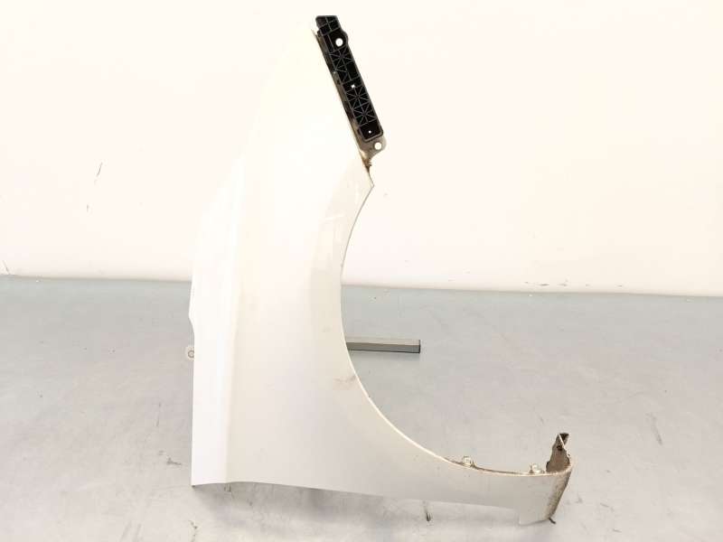 Recambio de aleta delantera derecha para kia carens iv 1.7 crdi referencia OEM IAM 66321A4000 - Blanco 2