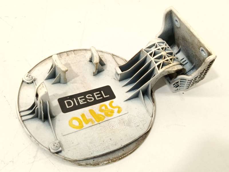 Recambio de tapa exterior combustible para kia carens iv 1.7 crdi referencia OEM IAM 69510A4001 - Blanco 2