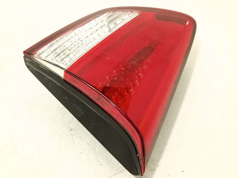 Recambio de piloto trasero derecho interior para kia carens iv 1.7 crdi referencia OEM IAM 92404A4120 - Blanco 2