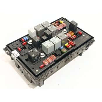 CAJA RELES / FUSIBLES 13343765 