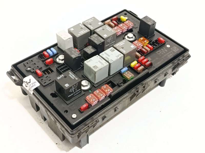 Recambio de caja reles / fusibles para opel astra j sports tourer (p10) 1.7 cdti (35) referencia OEM IAM 13343765 - Blanco