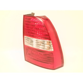 Recambio de piloto trasero derecho para kia sportage ii (je_, km_) 2.0 i 16v referencia OEM IAM 924021F011  