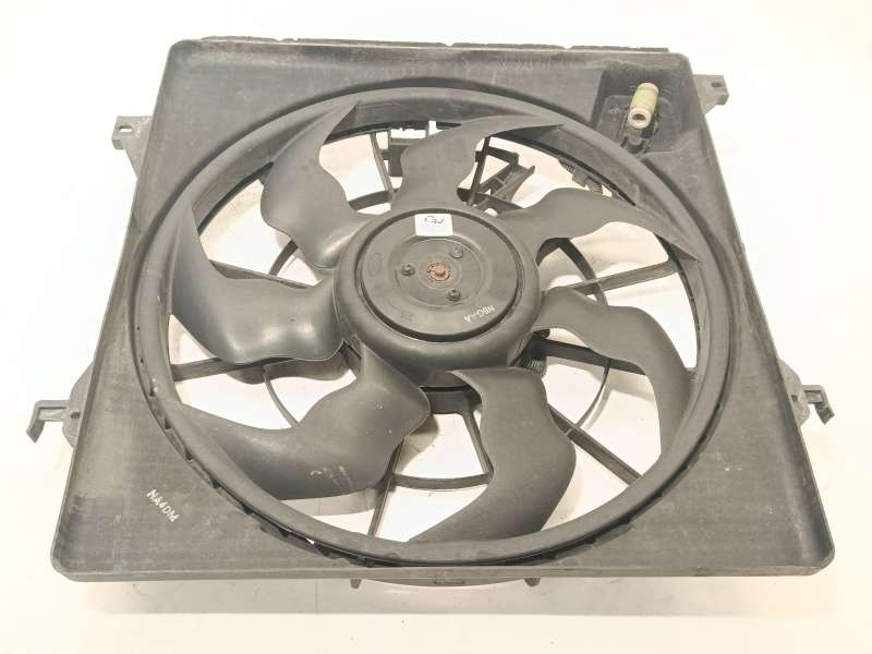 Recambio de electroventilador para kia carens iv 1.7 crdi referencia OEM IAM 25380A4510 - Blanco 2