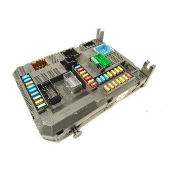 CAJA RELES / FUSIBLES 9819849680 1631852680 