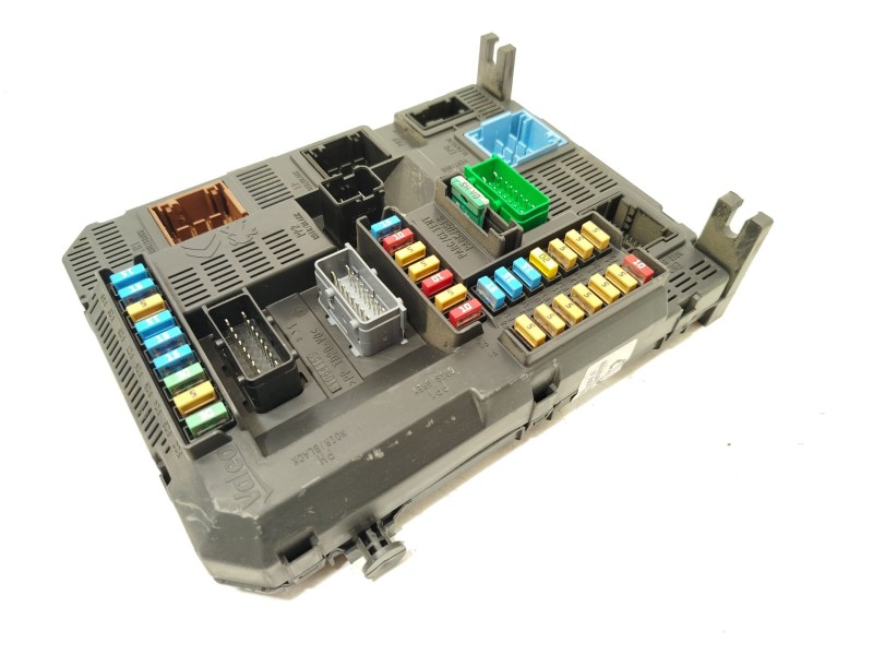 CAJA RELES / FUSIBLES 9819849680 1631852680 