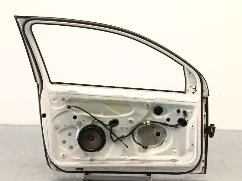 Recambio de puerta delantera izquierda para volkswagen golf v (1k1) 2.0 gti referencia OEM IAM 1K3831105J - Blanco 4