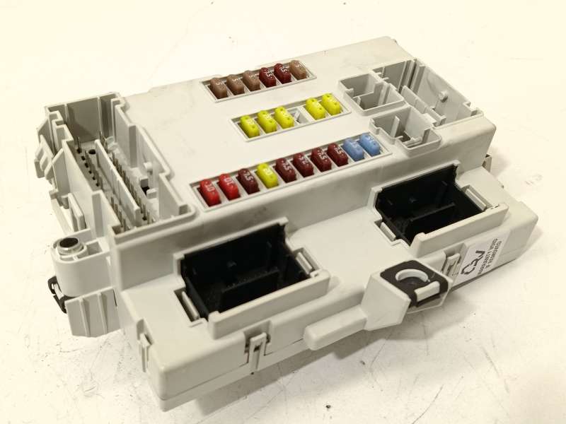 CAJA RELES / FUSIBLES 50521890 Y503440350215