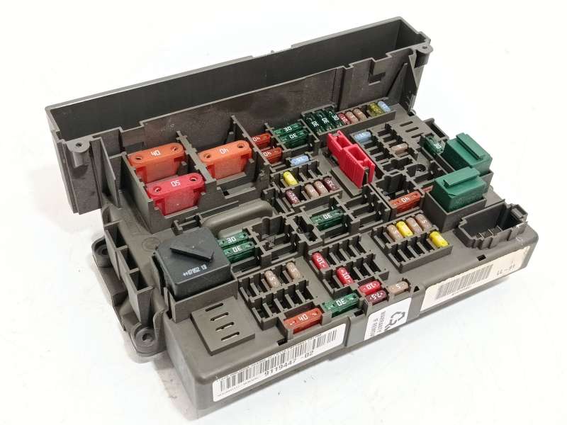 CAJA RELES / FUSIBLES 61149119447 9119447 