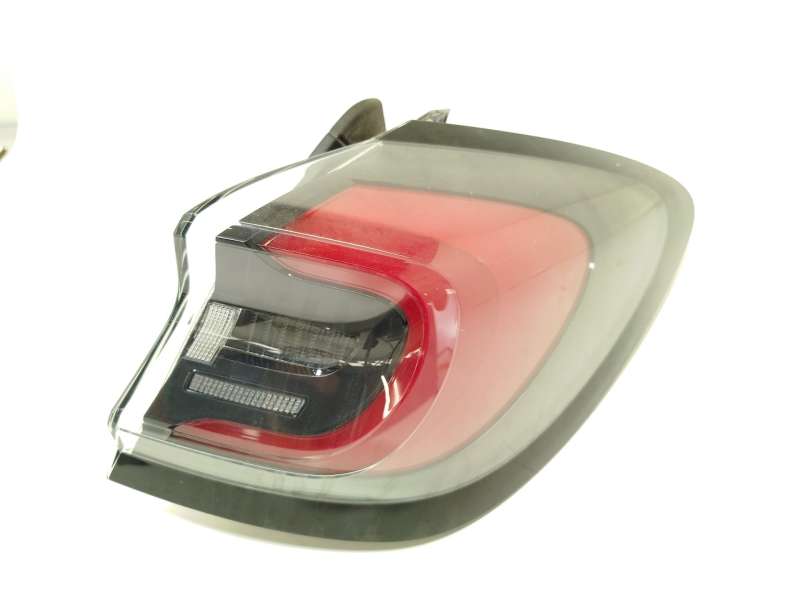 Recambio de piloto trasero derecho para ford puma (j2k, cf7) 1.0 ecoboost mhev referencia OEM IAM P1TB13404AB 2761489 - Blanco 2