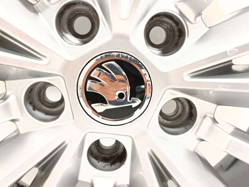 Recambio de llanta para skoda superb iii station wagon (3v5) 2.0 tdi referencia OEM IAM 3V0601025AK8Z8 4