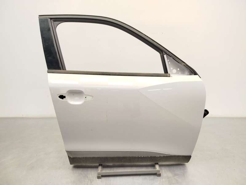 Recambio de puerta delantera derecha para peugeot 2008 ii (ud_, us_, uy_, uj_, ur_, uc_) 1.2 puretech 100 referencia OEM IAM 983 - Blanco