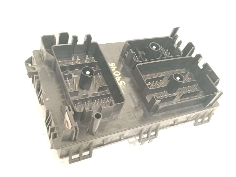 Recambio de caja reles / fusibles para opel astra j (p10) 1.7 cdti (68) referencia OEM IAM 13318782 - Negro 3