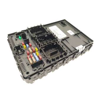 CAJA RELES / FUSIBLES RU5T15604BJAD 2802374 F005V04582