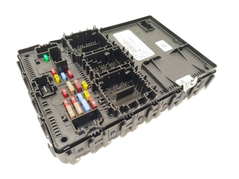 Recambio de caja reles / fusibles para ford puma (j2k, cf7) 1.0 ecoboost mhev referencia OEM IAM RU5T15604BJAD 2802374 F005V0458 - Blanco