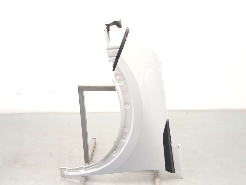 Recambio de aleta delantera izquierda para peugeot 2008 ii (ud_, us_, uy_, uj_, ur_, uc_) 1.2 puretech 100 referencia OEM IAM 98 - Blanco