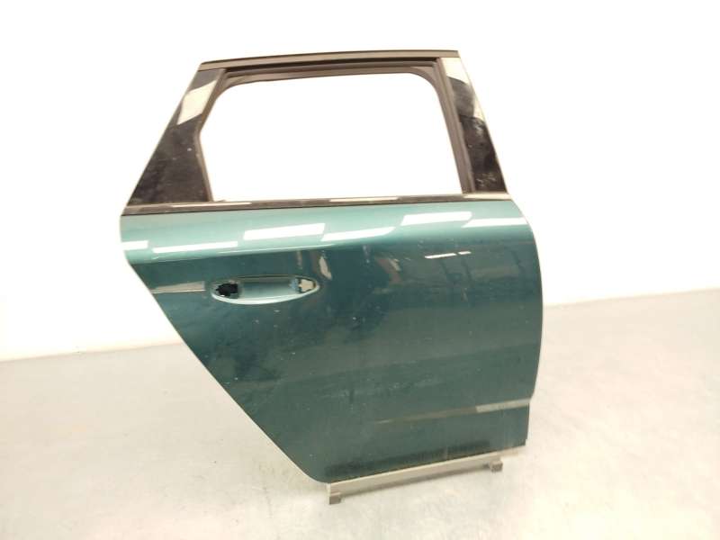 Recambio de puerta trasera derecha para peugeot 308 sw allure hybrid 145 referencia OEM IAM 9841570380 - Verde 2