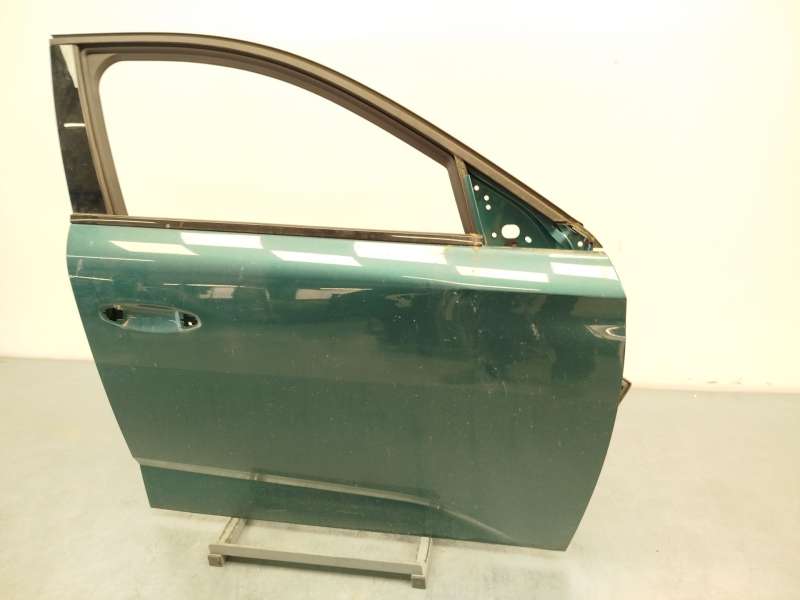 Recambio de puerta delantera derecha para peugeot 308 sw allure hybrid 145 referencia OEM IAM 9837981680 - Verde 3