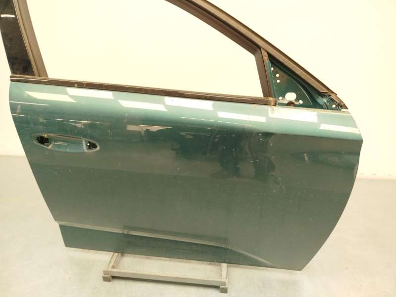 Recambio de puerta delantera derecha para peugeot 308 sw allure hybrid 145 referencia OEM IAM 9837981680 - Verde 4