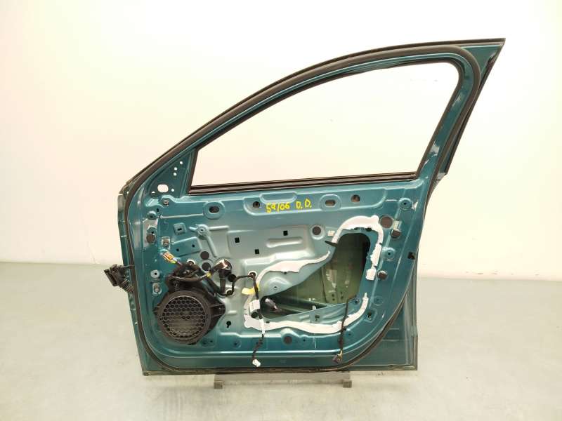 Recambio de puerta delantera derecha para peugeot 308 sw allure hybrid 145 referencia OEM IAM 9837981680 - Verde 5