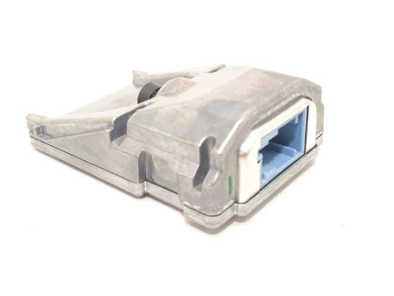 Recambio de modulo electronico para peugeot 2008 ii (ud_, us_, uy_, uj_, ur_, uc_) 1.2 puretech 100 referencia OEM IAM 985556628 - Blanco