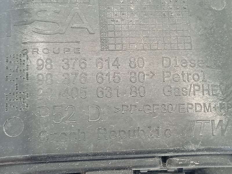 Recambio de tapa exterior combustible para peugeot 308 sw allure hybrid 145 referencia OEM IAM 9837661480 - Verde 4
