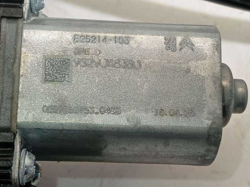 Recambio de elevalunas delantero derecho para peugeot 308 sw allure hybrid 145 referencia OEM IAM 9830815180 - Verde 4