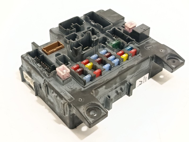 CAJA RELES / FUSIBLES 8637A318 