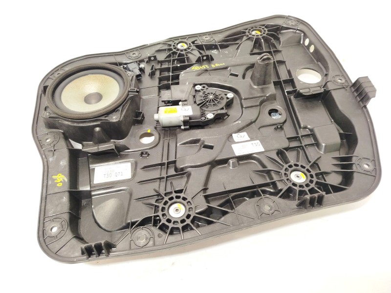ELEVALUNAS DELANTERO DERECHO 824802W250 