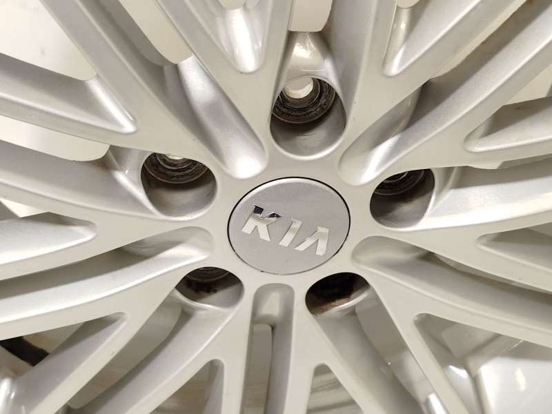 Recambio de llanta para kia carens iv 1.7 crdi referencia OEM IAM 52910A4750 - Blanco 4