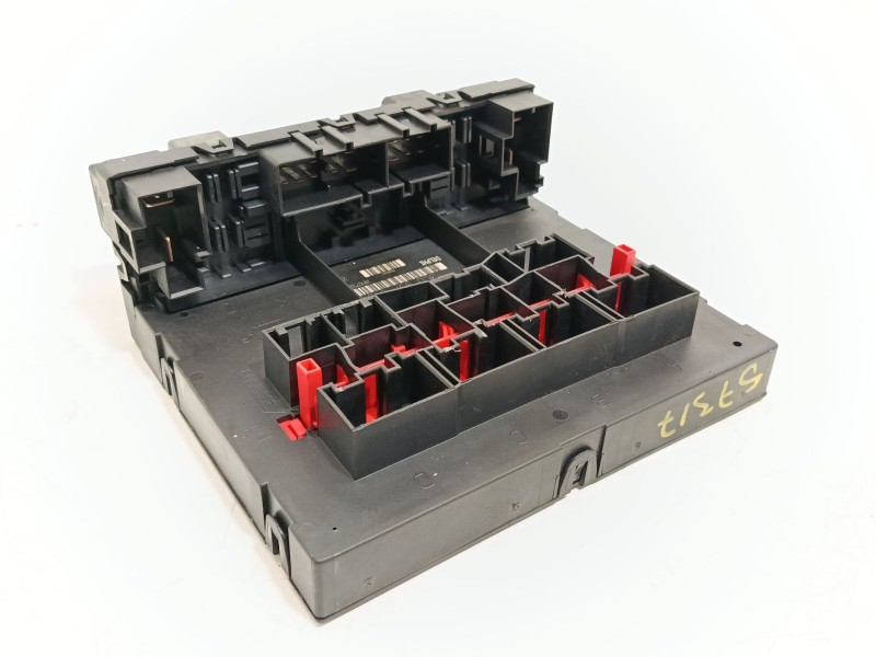 CAJA RELES / FUSIBLES 3C0937049AJ 28107526