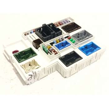 CAJA RELES / FUSIBLES 9857038280 1696694880 28824307