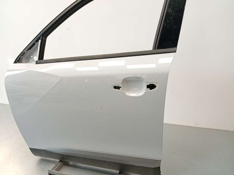 Recambio de puerta delantera izquierda para peugeot 2008 ii (ud_, us_, uy_, uj_, ur_, uc_) 1.2 puretech 100 referencia OEM IAM 9 - Blanco 2