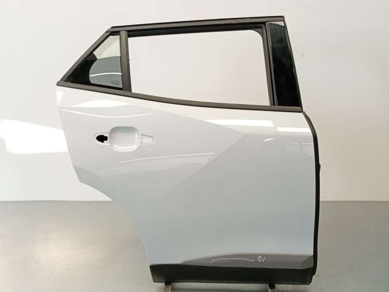 Recambio de puerta trasera derecha para peugeot 2008 ii (ud_, us_, uy_, uj_, ur_, uc_) 1.2 puretech 100 referencia OEM IAM 98310 - Blanco