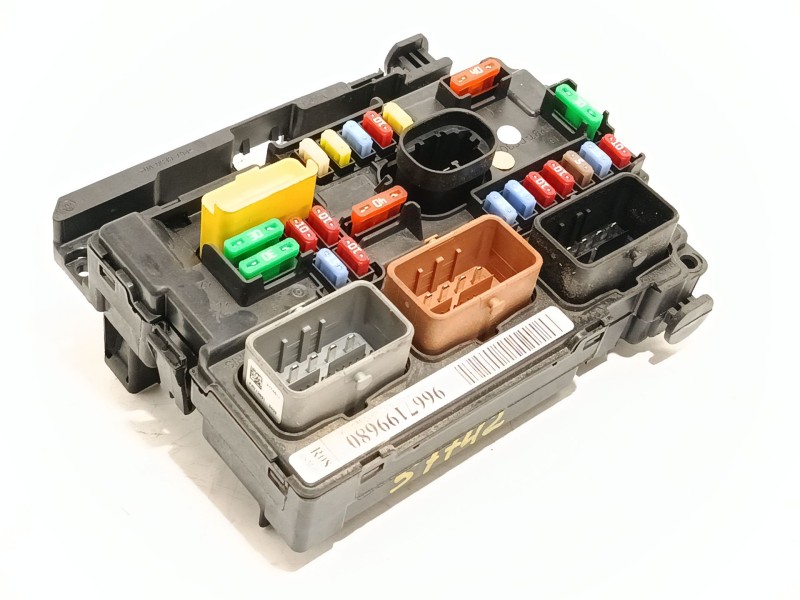 CAJA RELES / FUSIBLES 9667199680 6500HV 