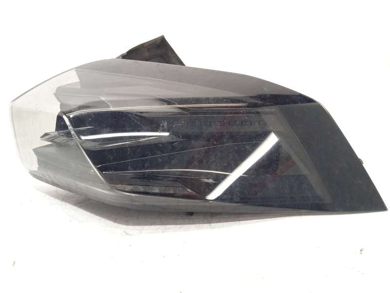 Recambio de piloto trasero derecho para peugeot 2008 ii (ud_, us_, uy_, uj_, ur_, uc_) 1.2 puretech 100 referencia OEM IAM 98504 5