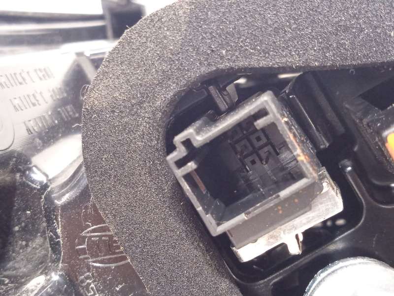 Recambio de piloto trasero izquierdo para peugeot 2008 ii (ud_, us_, uy_, uj_, ur_, uc_) 1.2 puretech 100 referencia OEM IAM 985 4