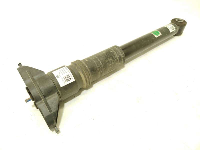 Recambio de amortiguador trasero derecho para peugeot 2008 ii (ud_, us_, uy_, uj_, ur_, uc_) 1.2 puretech 100 referencia OEM IAM - Blanco